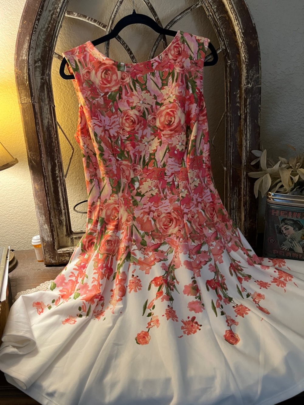 Danny and Nicole Floral Dress New with Tags Size 14, Pea h Flowers